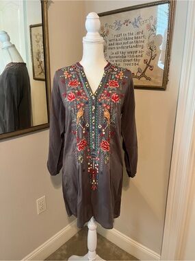 Johnny Was Gray Embroidered Floral Button-Up